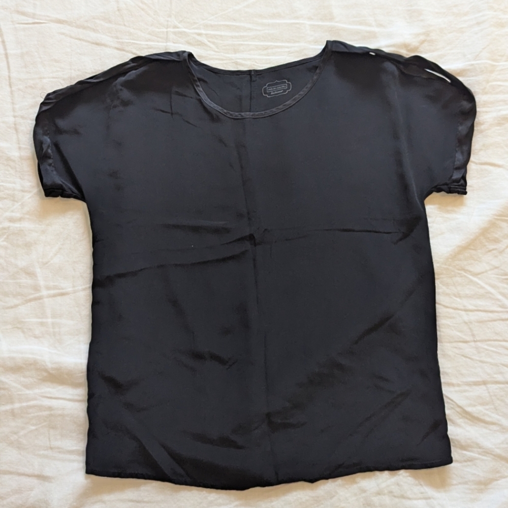 Intimissimi Silk Top with Shoulder Lapels